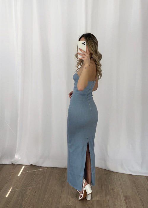 Robe en jean clair (fermeture qui tient pas)