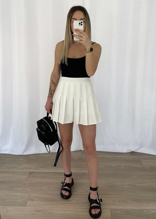 Jupe-short écolière blanche (création)