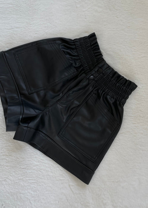 Short simili cuir